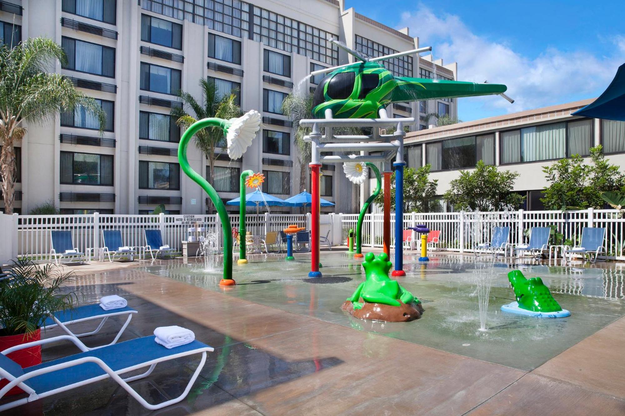 Holiday Inn Hotel & Suites Anaheim By Ihg Exteriér fotografie